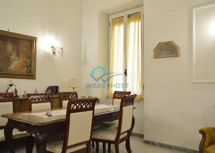 Vintage Perin Del Vaga Apartment