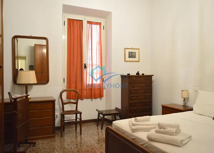 Vintage Perin Del Vaga Apartment